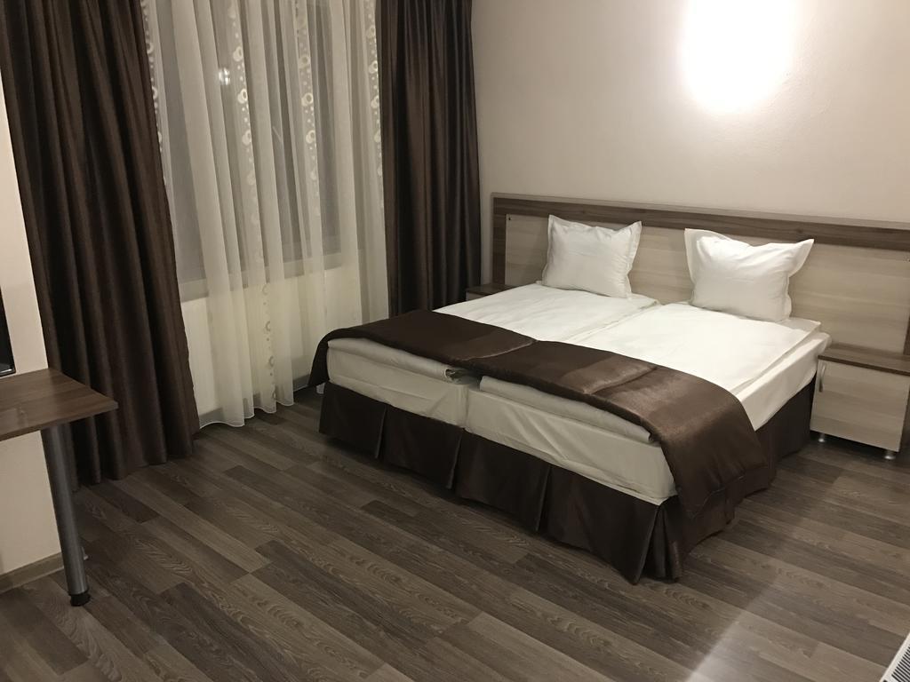 Family Hotel Neliya Велинград Экстерьер фото